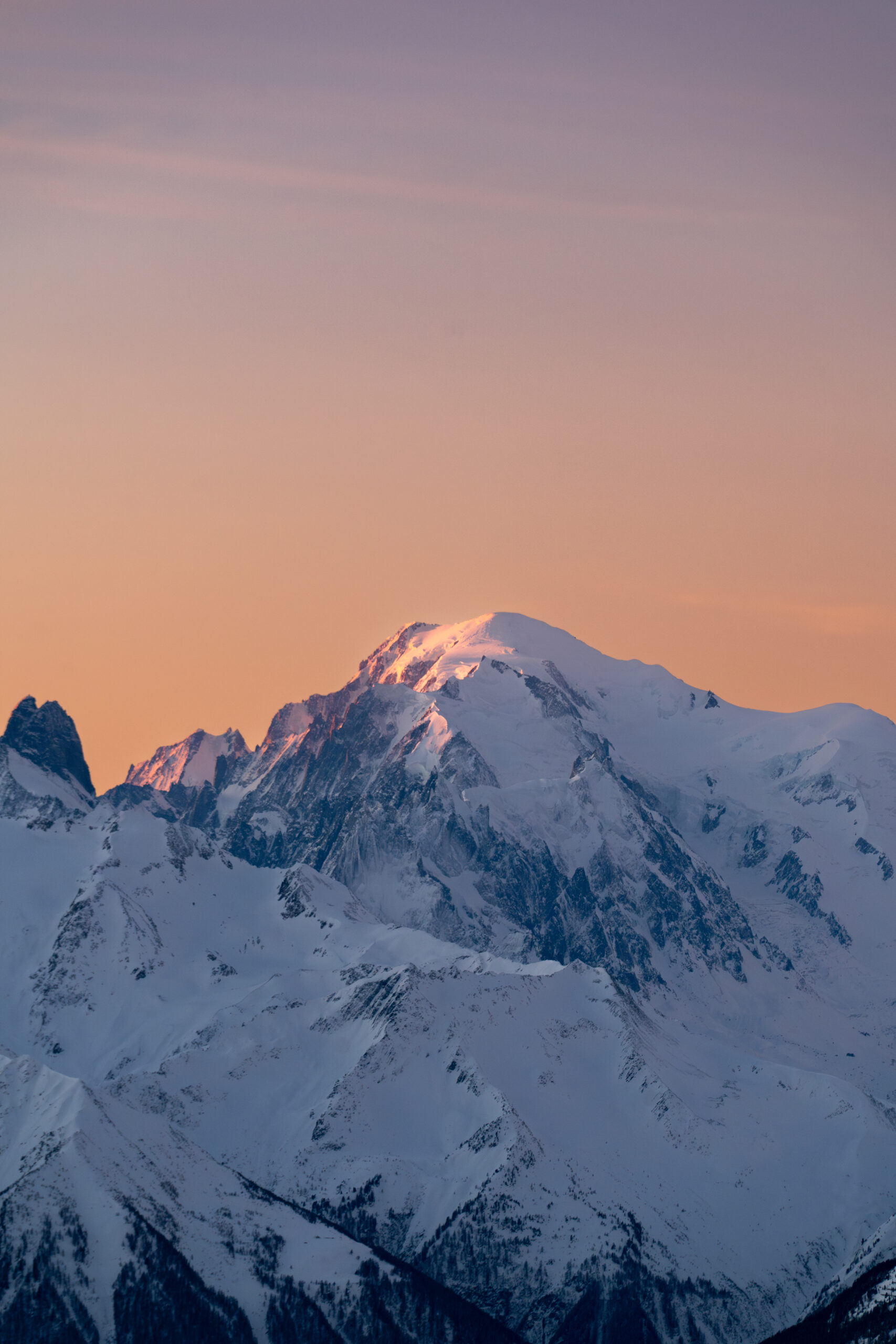 Quand l’aurore embrase les cimes du Mont Blanc