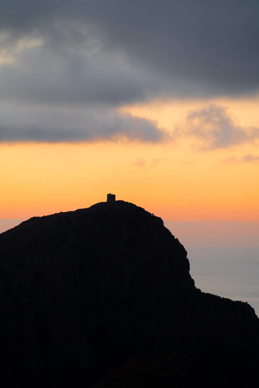 Gardienne de l'île - Tour de Capo Rosso