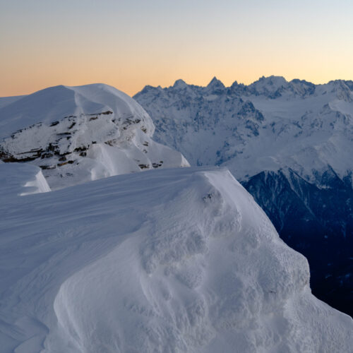 Dernières lueurs sur un monde blanc