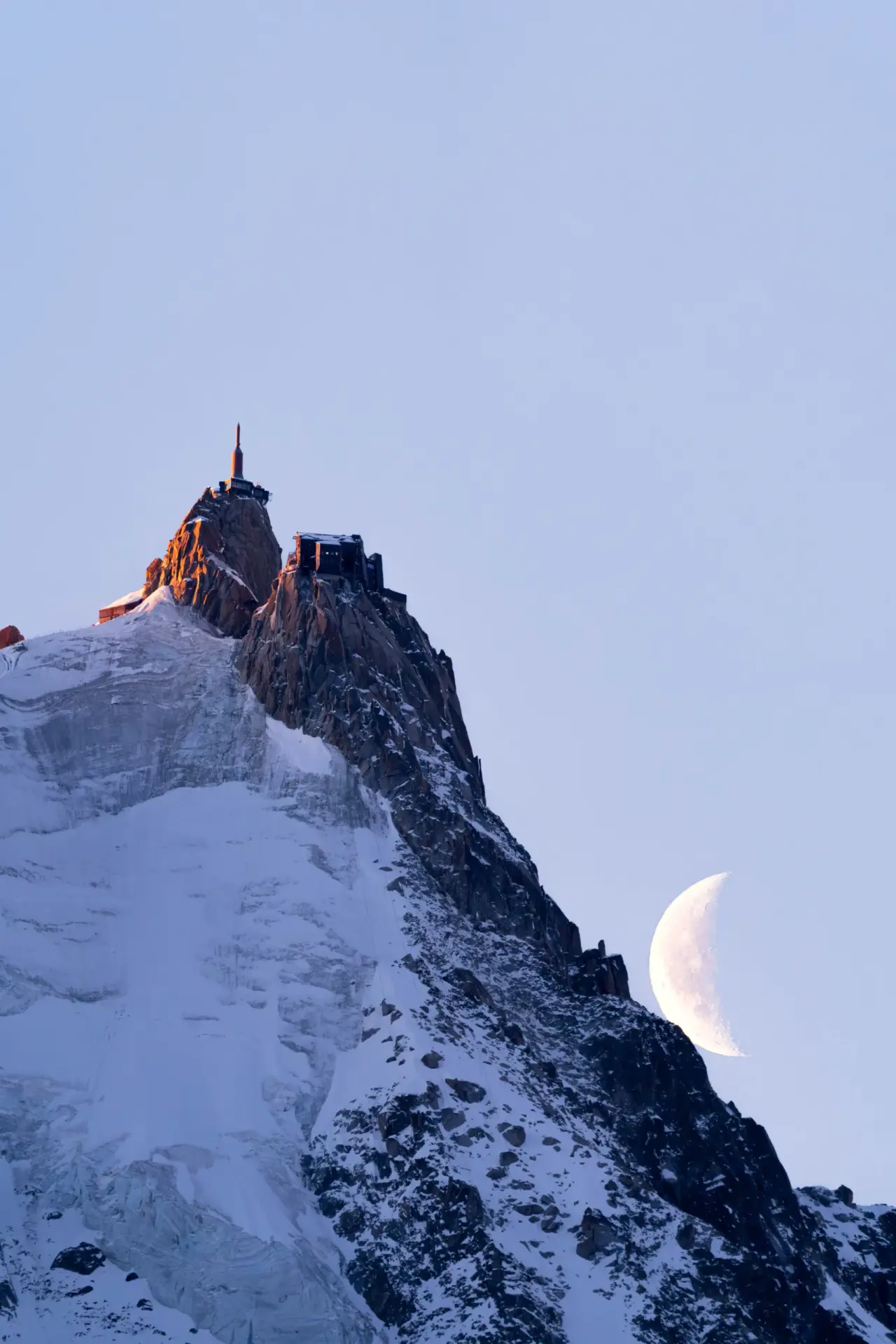 L’aiguille du Midi au clair de lune