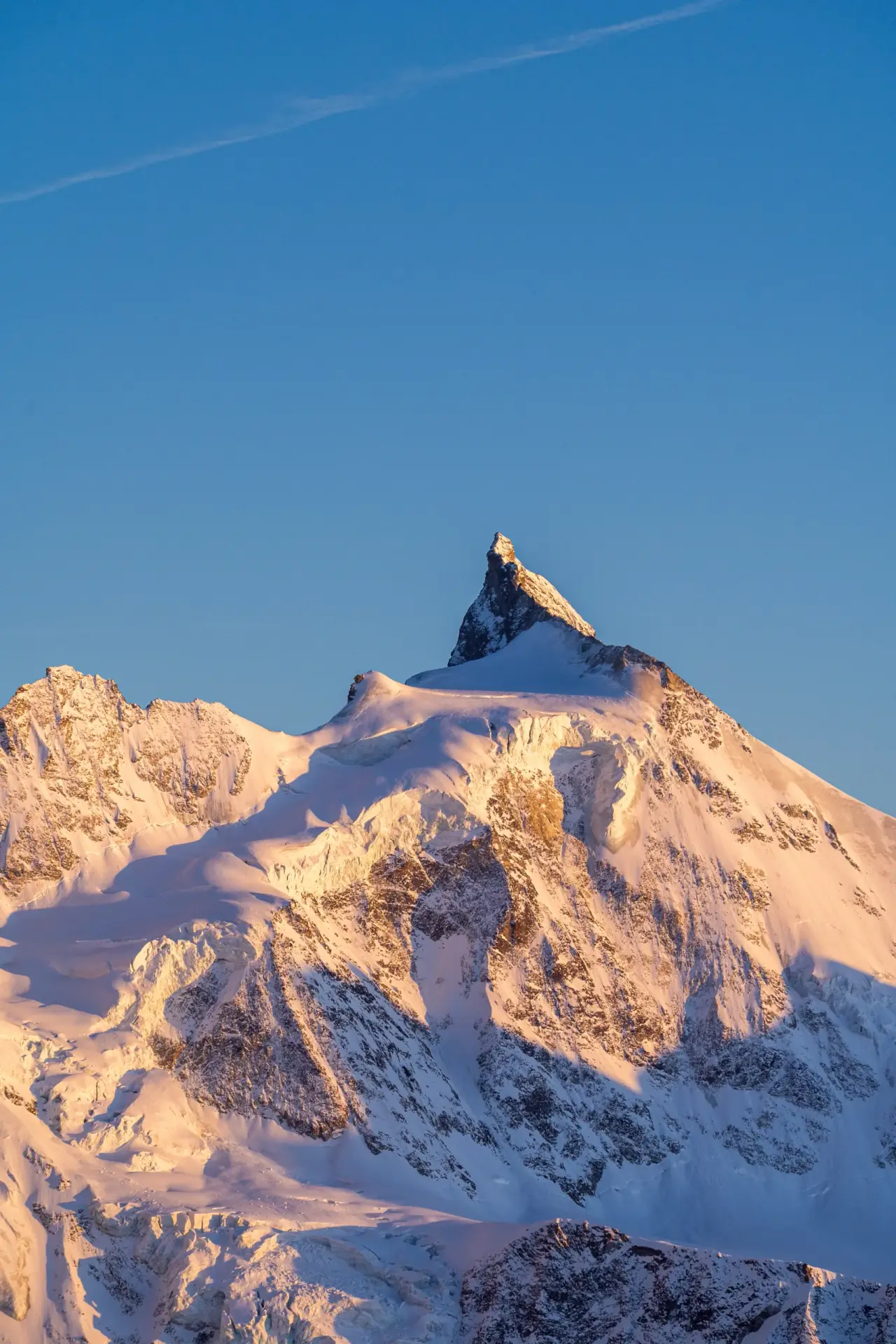 Le Zinalrothorn s’endort en lumière